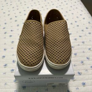Women's Steve Madden Elousie Camel Sneaker Size 8